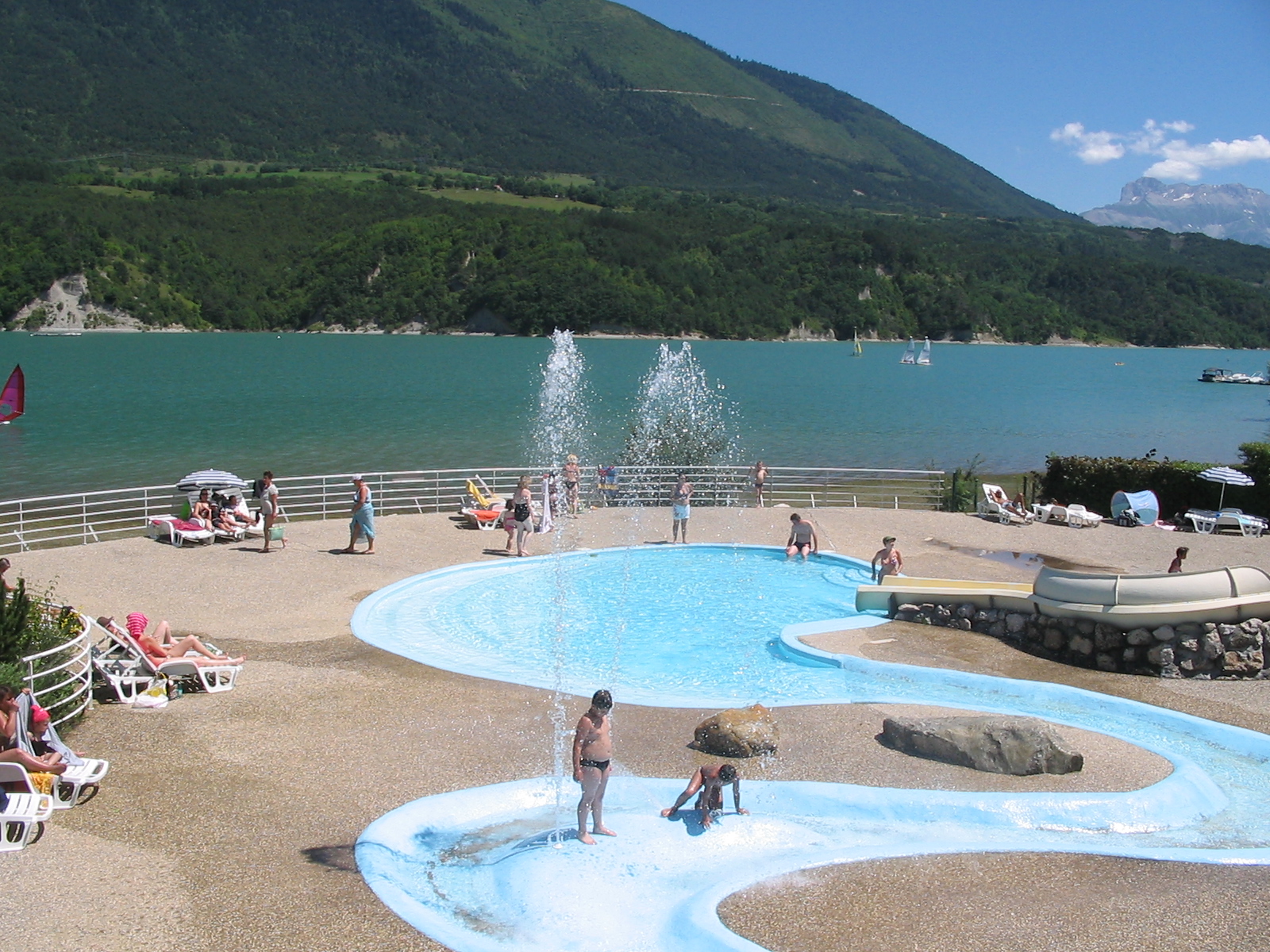 36152 jeux d eau lac de monteynard gerard julien 1